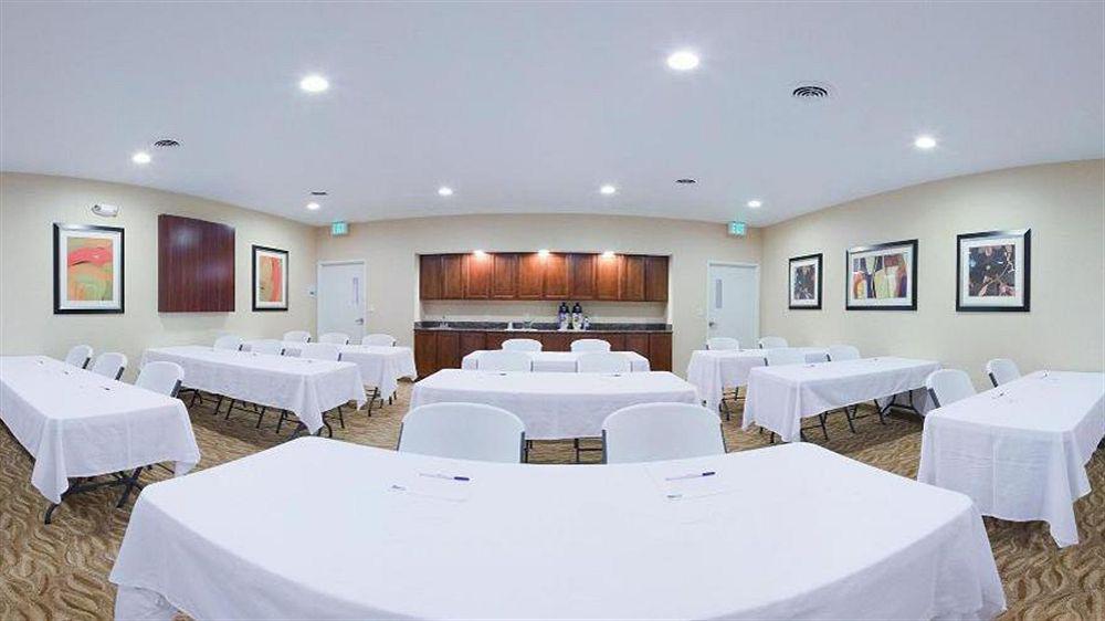 Holiday Inn Express Hotel And Suites Lincoln Airport By Ihg Dış mekan fotoğraf