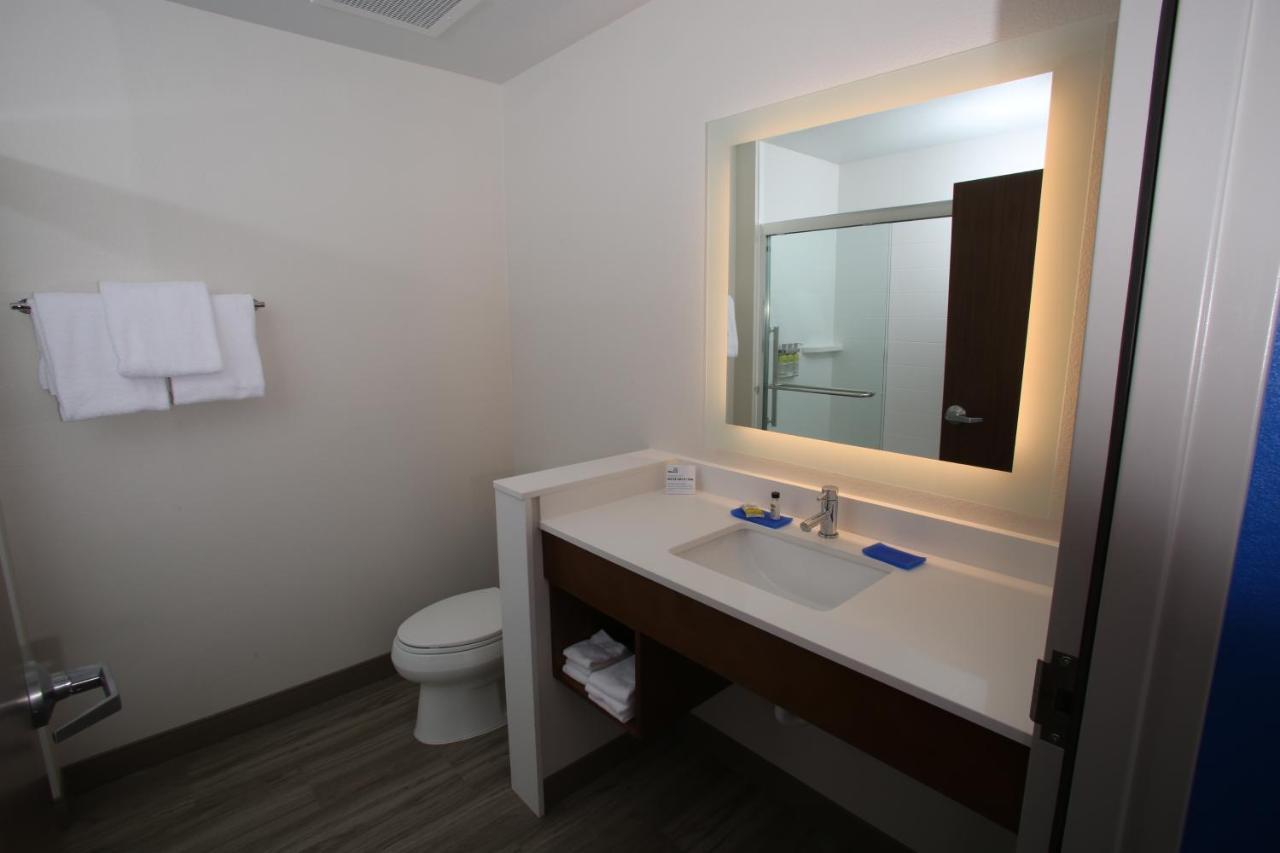 Holiday Inn Express Hotel And Suites Lincoln Airport By Ihg Dış mekan fotoğraf