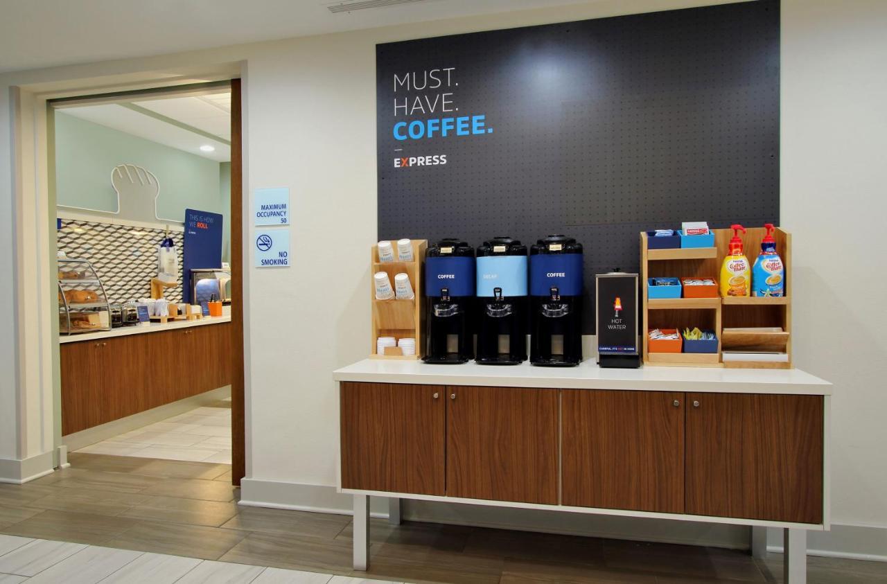 Holiday Inn Express Hotel And Suites Lincoln Airport By Ihg Dış mekan fotoğraf