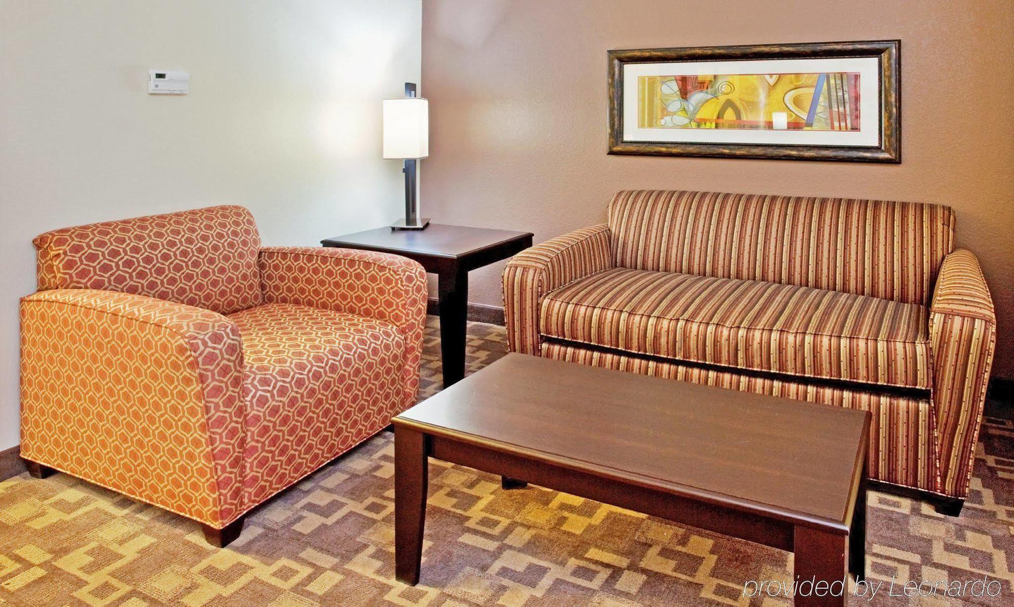 Holiday Inn Express Hotel And Suites Lincoln Airport By Ihg Dış mekan fotoğraf