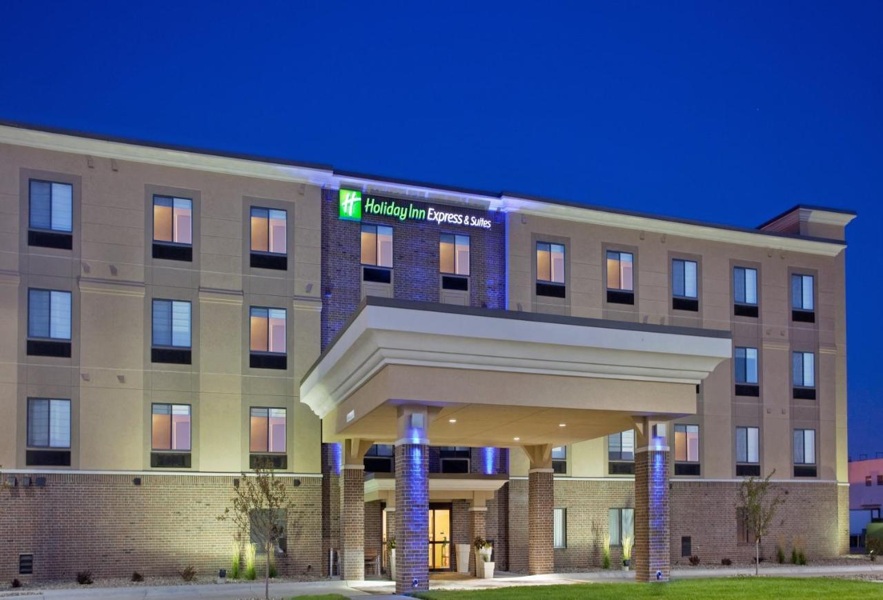 Holiday Inn Express Hotel And Suites Lincoln Airport By Ihg Dış mekan fotoğraf