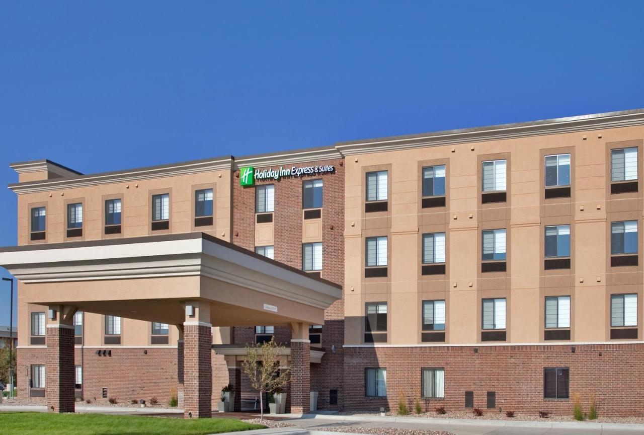 Holiday Inn Express Hotel And Suites Lincoln Airport By Ihg Dış mekan fotoğraf